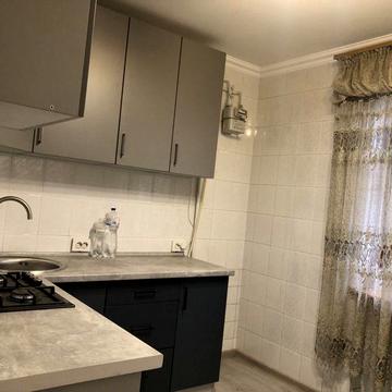 Здається 2 кімнатна квартира вул .Хотинська 49