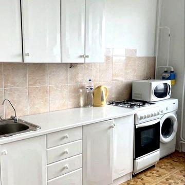 2 комн кв-ра Осипенковский мкрн. Можно со своей мебелью.