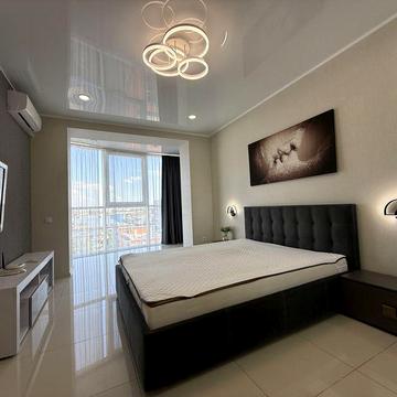 Оренда 2-кімнатної в НОВОБУДОВІ, Центр, район «Друзі та Вино»