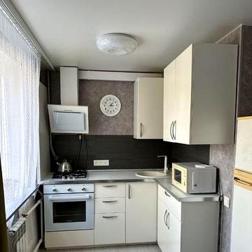 Сдам 2к квартиру низ Поля центр