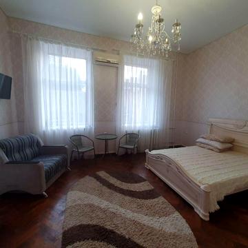 Успенська вул. (Чичерина), 83