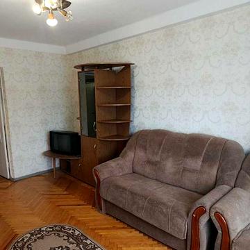 2 комнатная кв.ул.Кирилловская 172 ,м.Дорогожичи ,Петровка