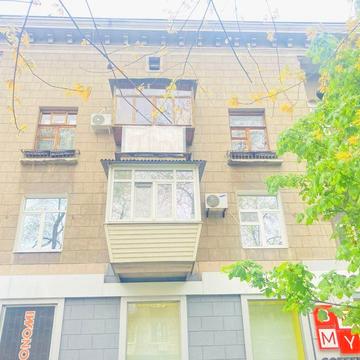 Сталинка Лобановского 13 . Двуша 55 ,3/3