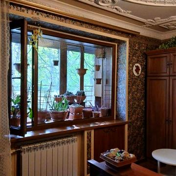 Продажа трехкомнатной полнометражной квартиры в Александровском районе.