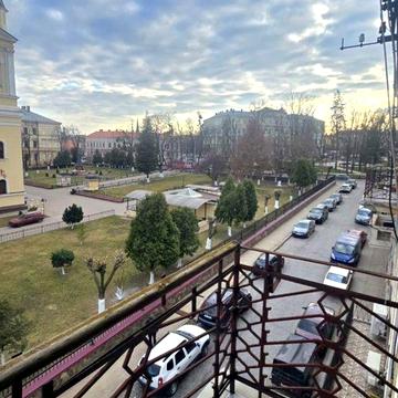3-кім квартира Центр,  Парковка, (велика кладова),можливо з тваринками.