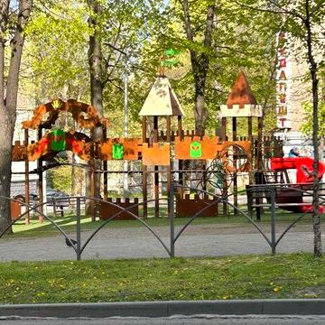 Продам 2 ком сталинку в Центре