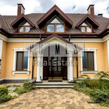 В продажу розкішний будинок з басейном  готовий до заселення. 15 соток землі. Гатне. Віта-поштова. Іванковичі.