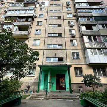 Продам 4-к квартиру (90м2) в высотке на ул. Калиновая (средина)