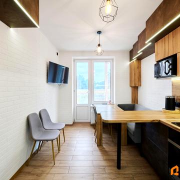 Радистів вул., 30