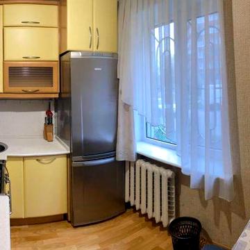 Оренда 2 кімнатної квартири на червоному камені