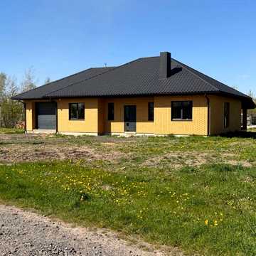 Будинок-американка в с. Милуші