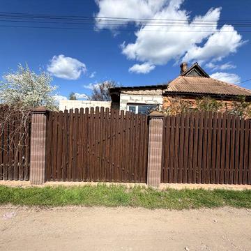 Продається будинок в центрально - міському районі .