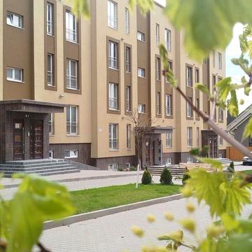 Продаж 3 кімнатної новобудови, здана, з гаражем