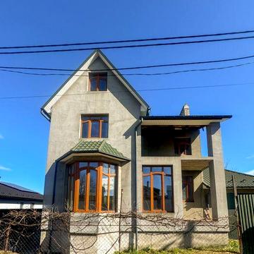 Маєток з панорамним видом на місто: 275 м² якості та простору