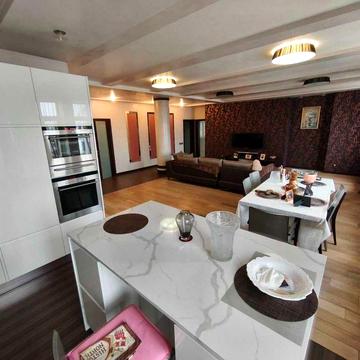 Контрактова площа Оренда 3к.кв. вул.Щекавицька,30/39. 162м2