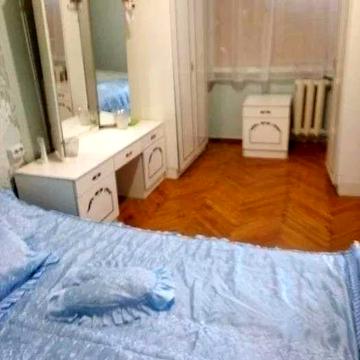 Сдам 2 кв метро Армейская 6000+ свет.