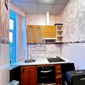 Юрківська вул., 37