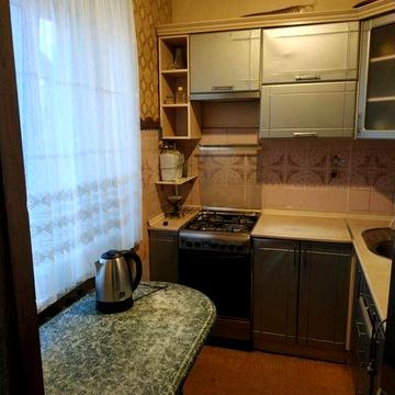 Сдаётся 2х комнатная квартира,свет не выключают,ст.метро Дарница
