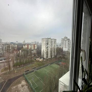 Романа Ратушного вул. (Волгоградська), 27