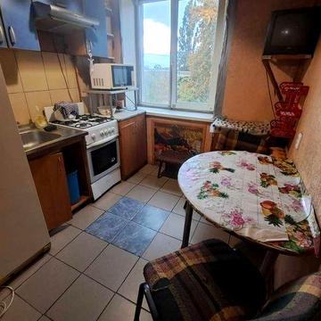 Сдам 1км кв,37 кв.м, 2 этаж,П.Слобожанвский (ул.Сухомлинского).Питомцы