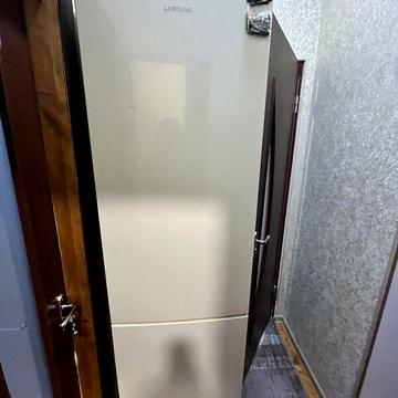 Довгострокова оренда 3к Квартира Запорізька (Петра Запорожця) вулиця
