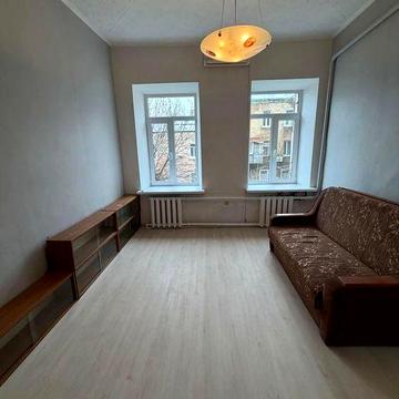 Продам очень теплую и уютную квартиру в центре (3-204-492)