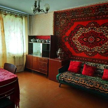 Здається в оренду трикімнатна квартира по вул. Едуарда Фукса, 44.