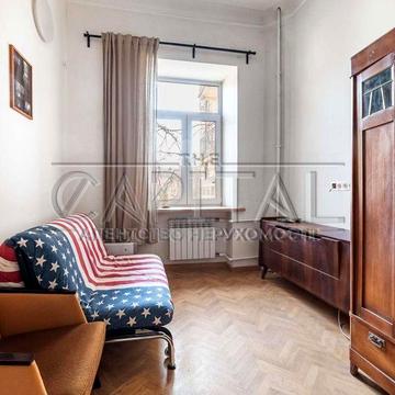 Продаж квартири в серці столиці ПРОРІЗНА 11А
