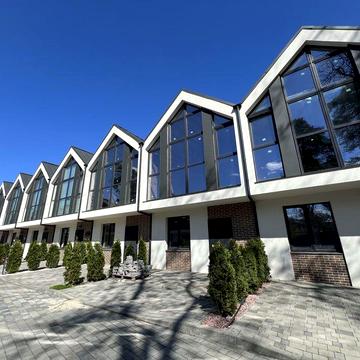 Таунхаус в Бучі , 5 хвилин до центру , ГАЗ , закрита територія