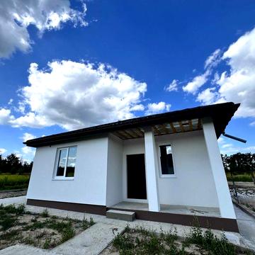 Новий будинок 85м² з терасою – с. Нове (поруч Фора, школа, зупинка) Газ поруч. Без комісії