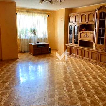 Продаж 3-кімнатної квартири м. Захисників України (22910)