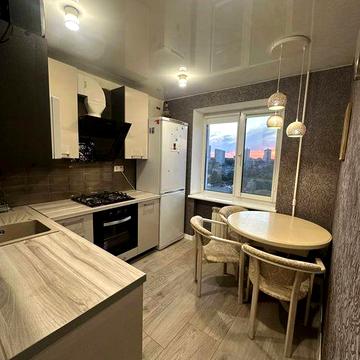 Продам 2-х кімнатну квартиру з ремонтом у центрі Броварів+ вода завжди (інвертор).