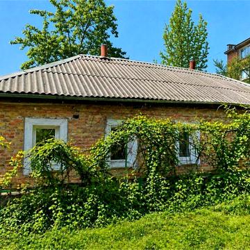 Здається будинок у центрі м. Корсунь-Шевченківський з 15 травня