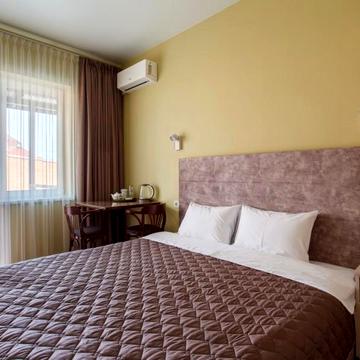 Five seasons apartments