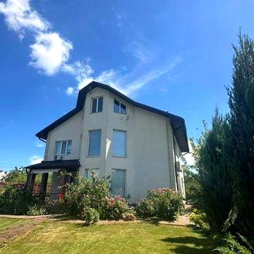 Продам дом в Новоселовке с общей площадью 320 м². 200000$