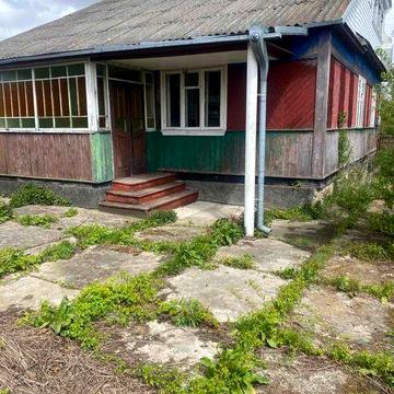 Продаю будинок с.Жобрин з надвірними будівлями дві ділянки водойма затишне місце