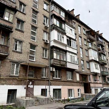 Продаж 1 кімн. на Подолі вул. Набережно- Лугова 3