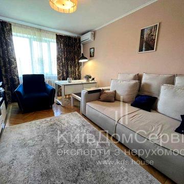 БЕЗ КОМІСІЇ Продаж 3 кімнатної квартири Деміївська 55 Голосієво метро газ