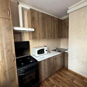 Оренда 1-кімнатної квартири на тривалий термін, затишна та доглянута