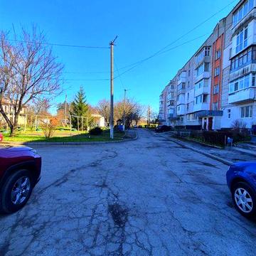 Продаж 3-х. Кім квартири на Гризодубова