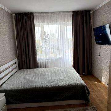 ПРОДАМ 2-кімнатну квартиру в ЦЕНТРІ (Власник)