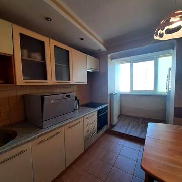 Голосіївський проспект 15, метро Деміївська, 3 кімнати