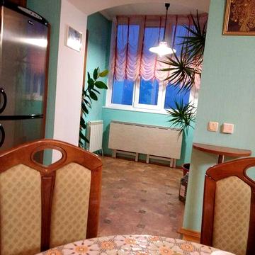 Святошинский  р н Котельникова 35 здаю 3х кімнатну чудову з дизайнерським ремонтом квартиру