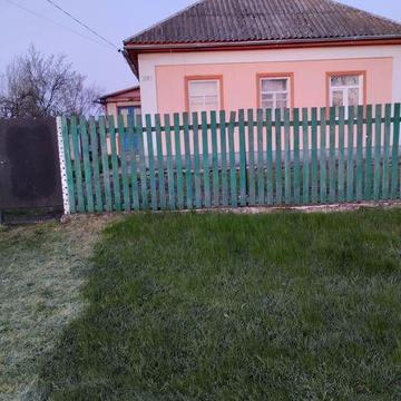 Продам цегляний будинок в жилому стані