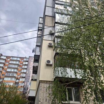 Продам 3-кімнатну квартиру на Ковалівці (вулиця Олефіренка) 5/9 поверх