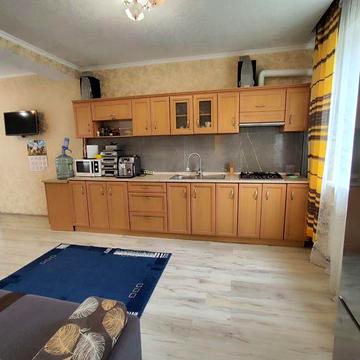 Продається затишний будинок з ремонтом на Марянівці