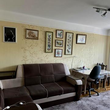 Лесі України, 5