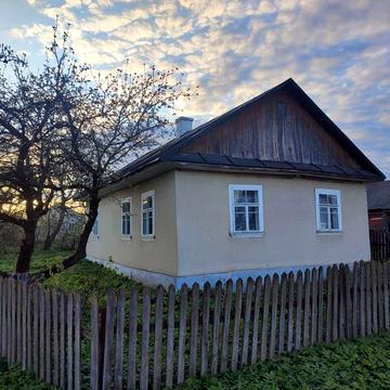 Продам приватний будинок в селі.
Будинок  приватизований із земельною ділянкою, підведено газопостачання до будинку