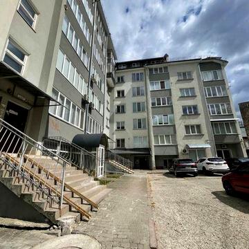 Продаж 3км квартири з частковим ремонтом вул. В.Великого. Центр. Постанови.