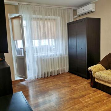 Однокімнатна  м Позняки 5хв  без комісії  можно з тваринками